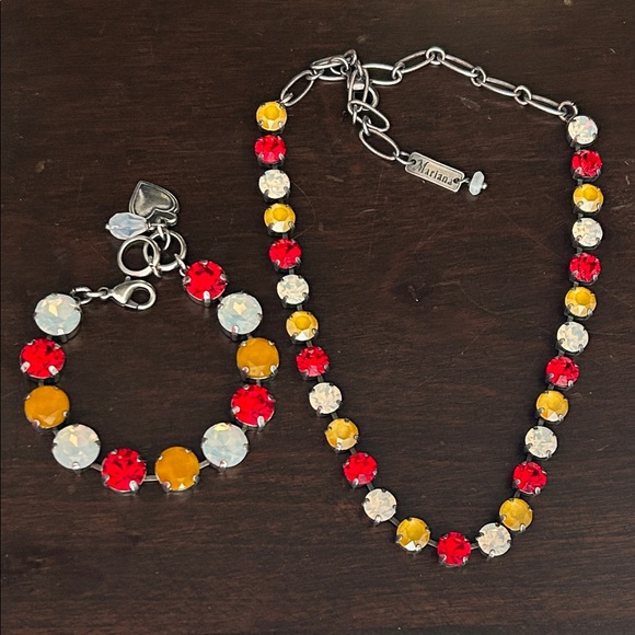 Mariana Jewelry - Mariana Chiefs colors necklace and bracelet